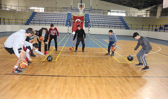 Depremzede çocuklar için üniversitede sportif aktiviteler başladı