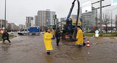Diyarbakır'da su baskınları ve tahribatlara müdahale edildi