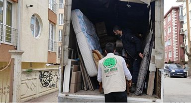 Karwana Hêvîyê ji erdhejzedeyan re alîkarîya firaxên malê kir