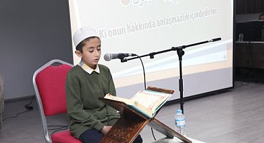 Kur'an-ı Kerim'i en güzel okumak için gençler yarıştı