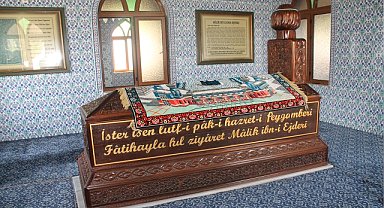 Malik Bin Ejder Türbesi depremde hiç zarar görmedi