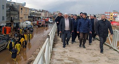 Şanlıurfa'da selzedeleri HÜDA PAR Genel Başkanı Zekeriya Yapıcıoğlu ziyaret etti