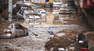 Yaşanan selde 20 kişi vefat etti