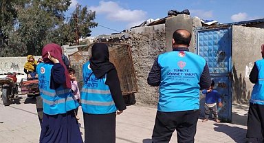 Akçakale'de ihtiyaç sahiplerine Ramazan kolisi dağıtıldı