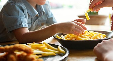 Çocuklarda sağlıksız beslenme ve hareketsiz yaşam obeziteyi tetikliyor