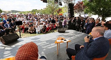 Cumhurbaşkanı Erdoğan'ın deprem bölgesi ziyaretleri sürüyor