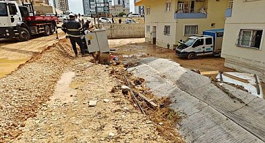 Mersin'de sağanak yağış su taşkınlarına sebep oldu