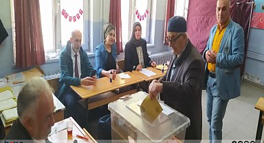 Seçimi oy kullanma işlemleri sürüyor 