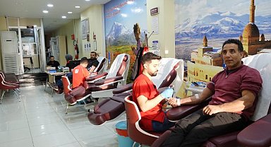 30'uncu kan bağışı yapan bağışçı, insanları düzenli kan vermeye davet etti