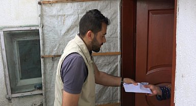 Umut Kervanı Ağrı Derneği, ihtiyaç sahibi aileye nakdi yardımda bulundu 