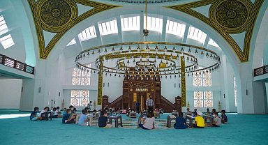 Kur'an eğitimi camiler ve kurslarda devam edecek