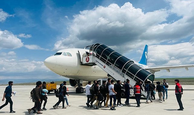 Ağrı'da bine yakın kişi ülkelerine gönderildi