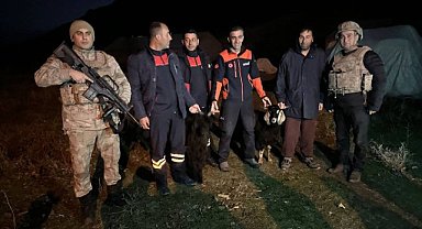 Mahsur kalan keçileri jandarma kurtardı