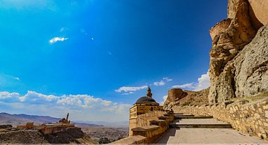 Ağrı'da ki motifler 240 yıldır aynı anlamı taşıyor