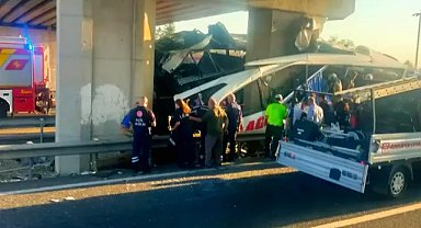 Ağrı'dan yola çıkan yolcu otobüsü Ankara'da kaza yaptı: 9 ölü 26 yaralı