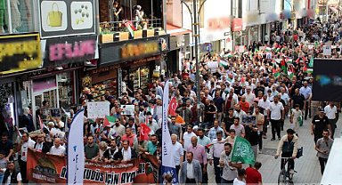 Şehit Heniyye için yüzlerce kişi Ağrı'da yürüdü