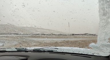 Ağrı'da mevsimin ilk kar yağışı gerçekleşti