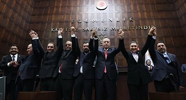 Yeniden Refah Partisi'nden istifa edenler AK Parti'ye geçti