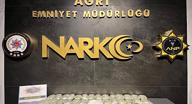 Ağrı'ya getirilen şüphelinin aracında uyuşturucu ele geçirildi