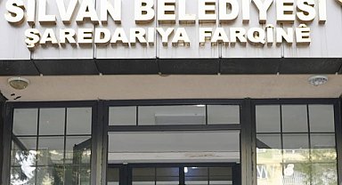 Belediyedeki 11 memurun işine son verildi, 31 "yandaş" işçi alımı yapıldı