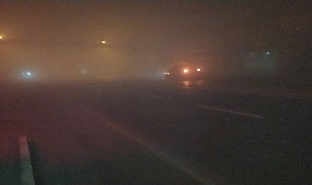 Yoğun sis Ağrı'da görüş mesafesini düşürdü