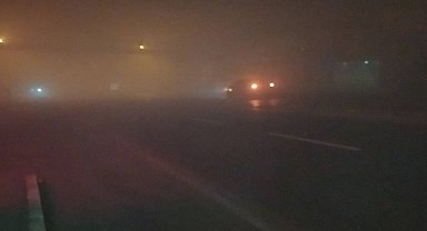 Yoğun sis Ağrı'da görüş mesafesini düşürdü