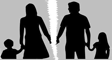 Batı ve iç tehditlerle aile kurumu sarsılıyor