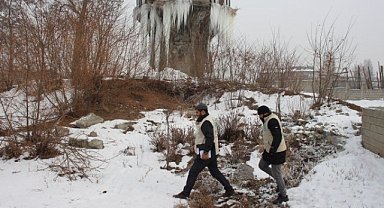 Dondurucu soğuğa rağmen yardım çalışmalarına devam ettiler