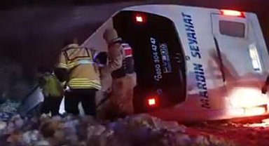 Bingöl'de yolcu otobüsü devrildi: 4 ölü, 35 yaralı