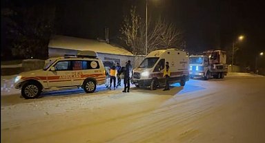 Köylerin yolları kapalı olunca ekipler hastalar için harekete geçti