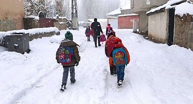 Okullardaki kar tatili 1 gün daha uzatıldı 