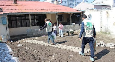 Ramazan ayında kapı kapı dolaşıp binlerce insana ulaştılar