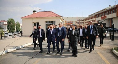 İçişleri Bakanı merkez ve Patnos ile Tutak ilçelerini ziyaret etti