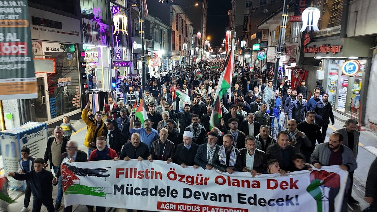 7'den 77'ye herkes Ağrı'da Gazze için yürüdü