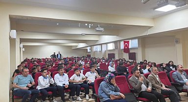 Ağrı'da lise öğrencilerine Gazze bilinci ve Sumud Filosu anlatıldı