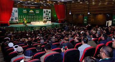 Ağrılı akademisyen Kürt Çalıştayın da konuştu