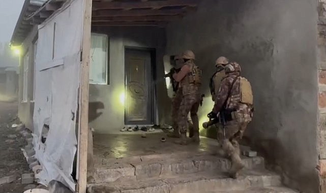 Ağrı'da 7 adrese eşzamanlı operasyon gerçekleştirildi