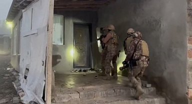 Ağrı'da 7 adrese eşzamanlı operasyon gerçekleştirildi