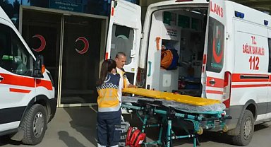 Çalıştıkları sırada üzerlerine beton düştü: 1 ölü