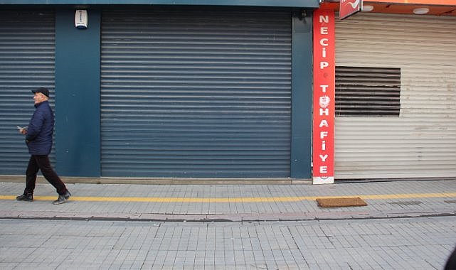 Cumhuriyet Caddesi esnafı kepenk akşama kadar kepenk açamadı