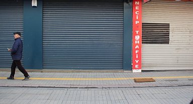Cumhuriyet Caddesi esnafı kepenk akşama kadar kepenk açamadı