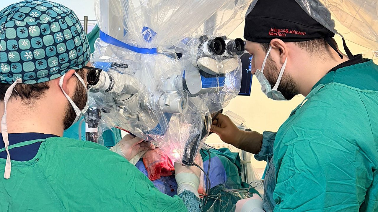 İlk ameliyat ilk başarı beyin tümöründe oldu