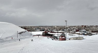 Her yer çiçekler açtı Ağrılılar kayak merkezinde eğleniyor