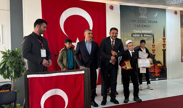 Öğrenciler sesleri ile en güzel ezanı okudu
