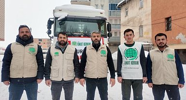 Suriye'de harekete geçen Umut Kervanı yardım tırı yola çıktı