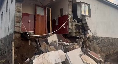 Ağrı'da meydana gelen depremde yıkıntılar görüntülendi