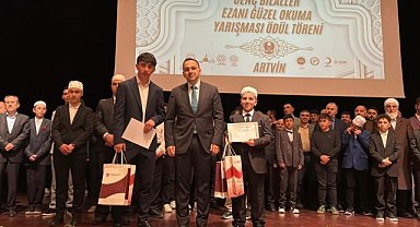 Ağrılı öğrenci yeni birinciliğini elde etti