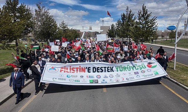 Ağrılılar idam kararı alınan Filistinliler için yürüdü