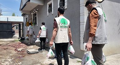 Ağrı'da ki yüzlerce aileye kurban eti dağıtımı yaptılar