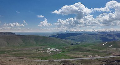 Ağrı'da mevsim beklenmedik şekilde süprizlerle devam ediyor